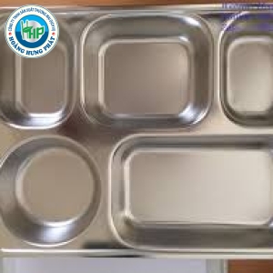 khay-com-5-ngan-sau-long-inox-304-co-nho-kich-thuoc-26x18x4cm-phu-hop-nha-tre-mau-giao